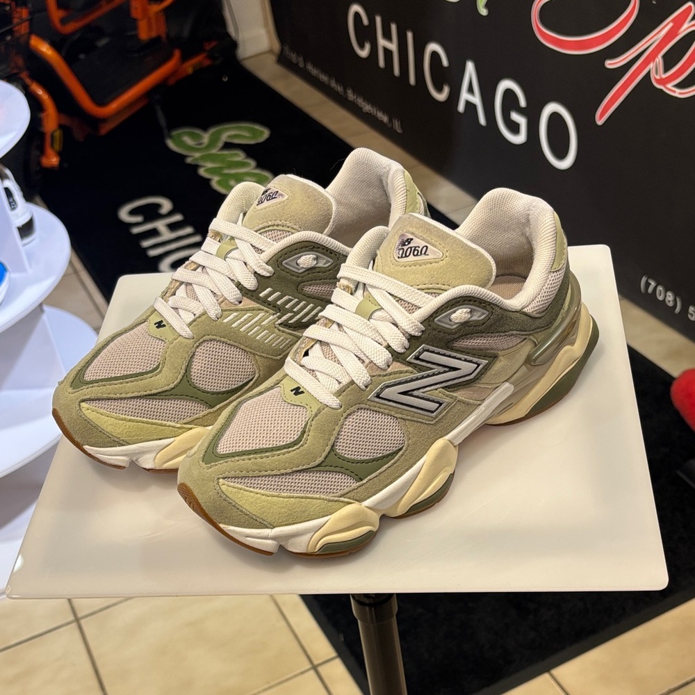 New Balance 9060 Big Kids ‘Green Gum’